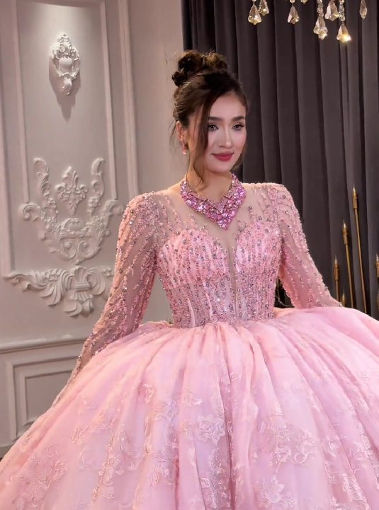 Pink Crystal Embroidered Heavy-Duty Wedding Dress