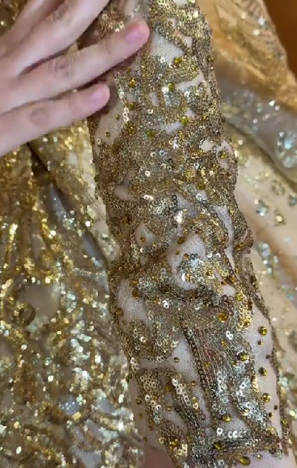 Gold Heavy-Duty Square Neck Wedding Dress