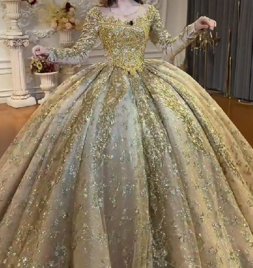 Gold Heavy-Duty Square Neck Wedding Dress