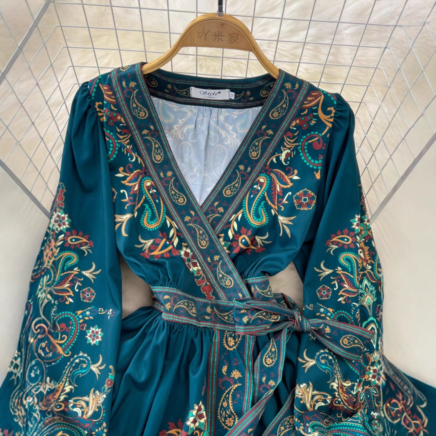 Vintage Court Style Puff Long Sleeve V-Neck Tie Waist A-Line Print Dress