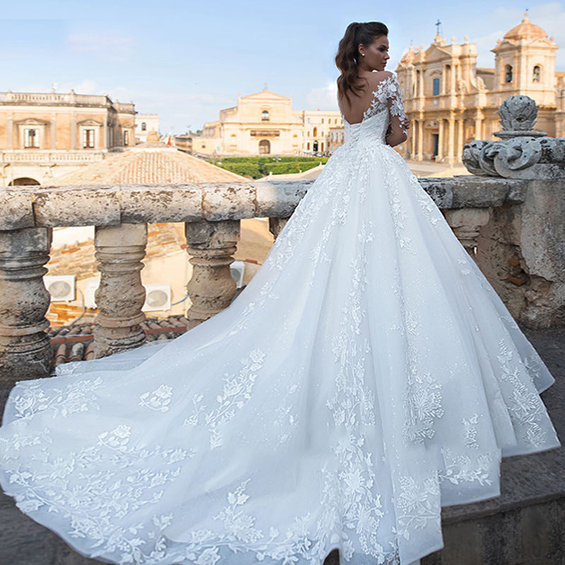 Large tail wedding dress, retro sexy tulle long-sleeved wedding dress