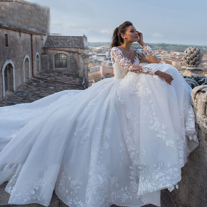 Large tail wedding dress, retro sexy tulle long-sleeved wedding dress