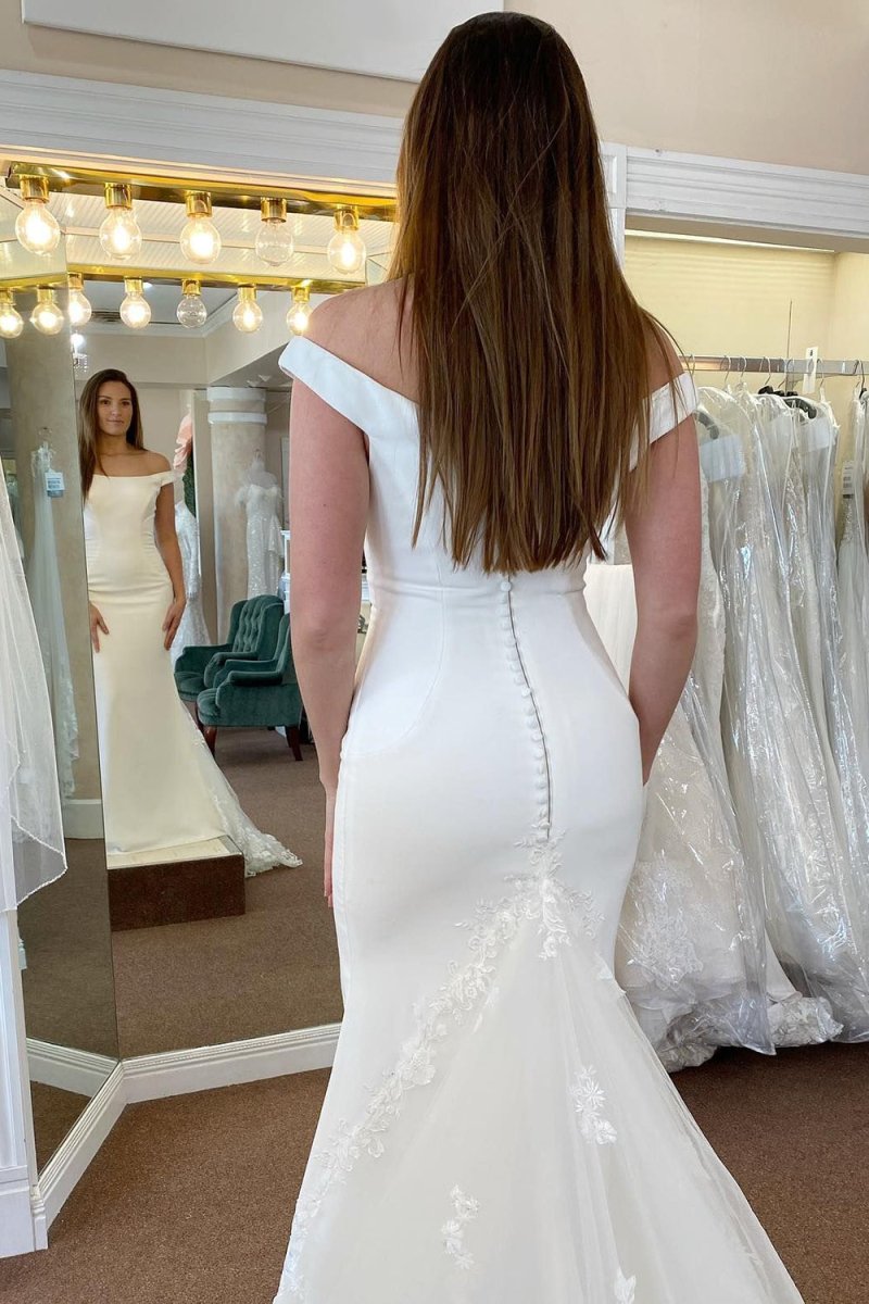 White Off the Shoulder Long Mermaid Wedding Dress with Lace Appliques