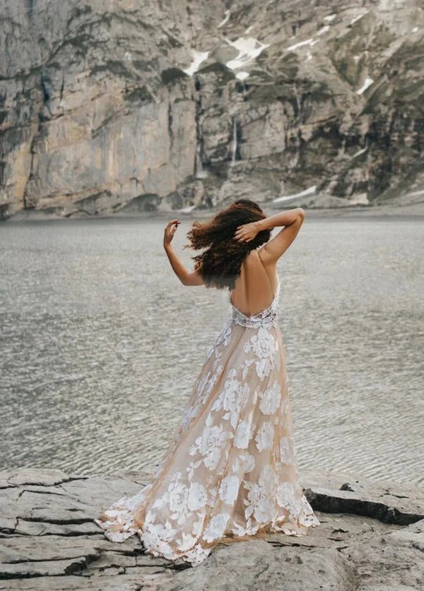 Bohemian A-Line Backless Spaghetti Straps Sleeveless Lace Emboridery Wedding Dresses