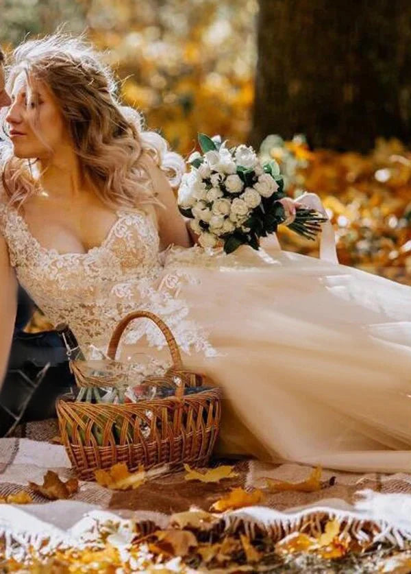 Champagne Corset Lace Appliques Tulle Wedding Dresses Floor Length Without Train