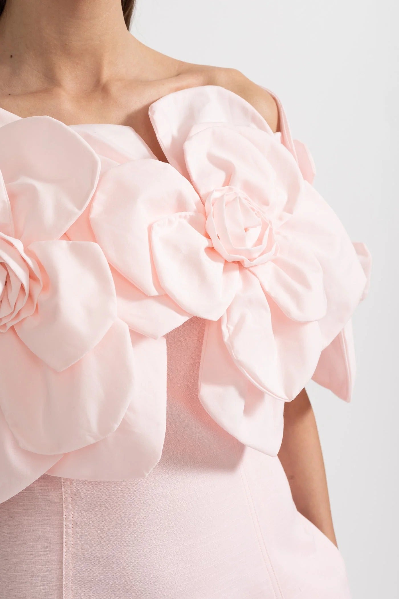Off-the-Shoulder Midi Dress Adorned with Large Floral Fabric Patterns