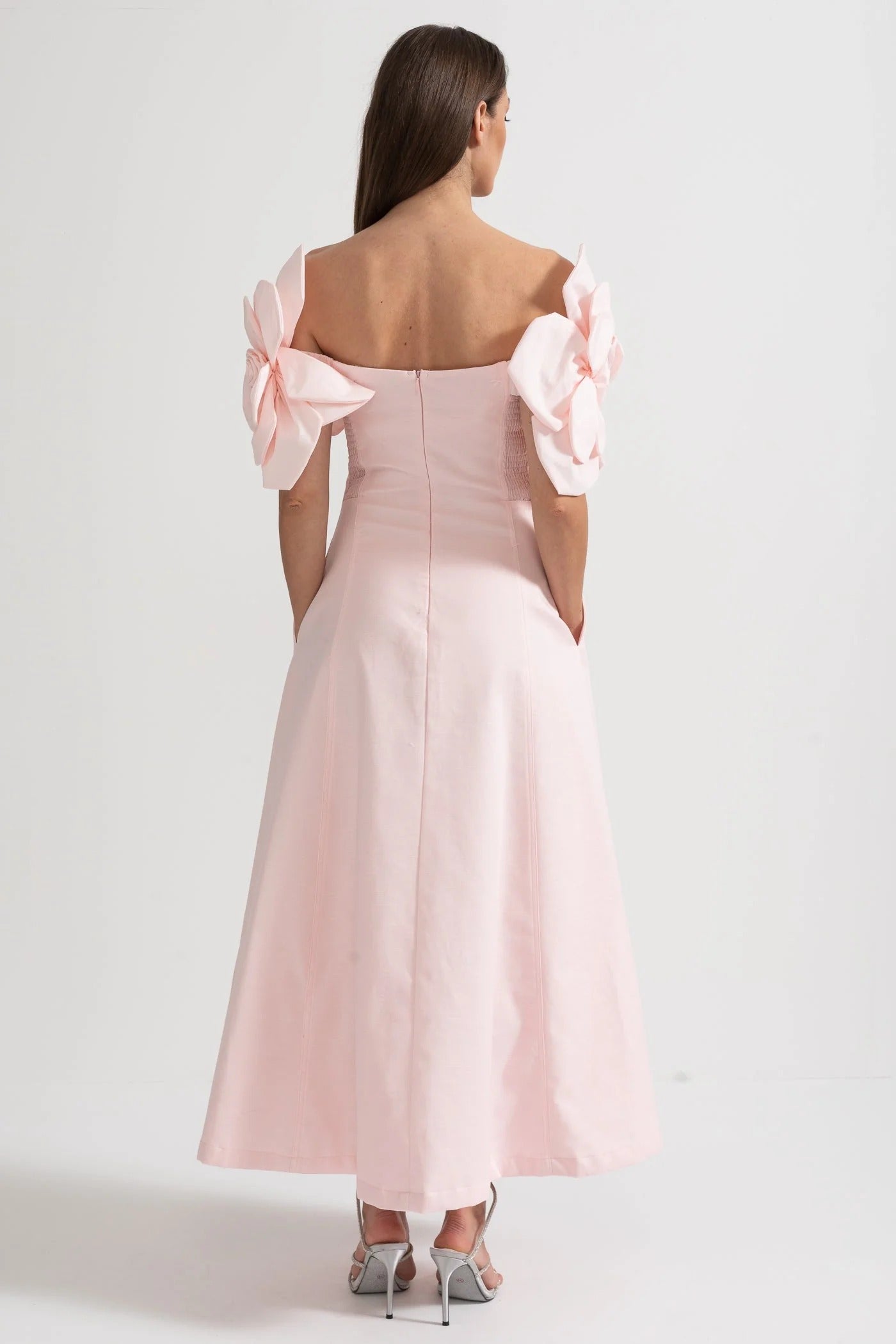 Off-the-Shoulder Midi Dress Adorned with Large Floral Fabric Patterns