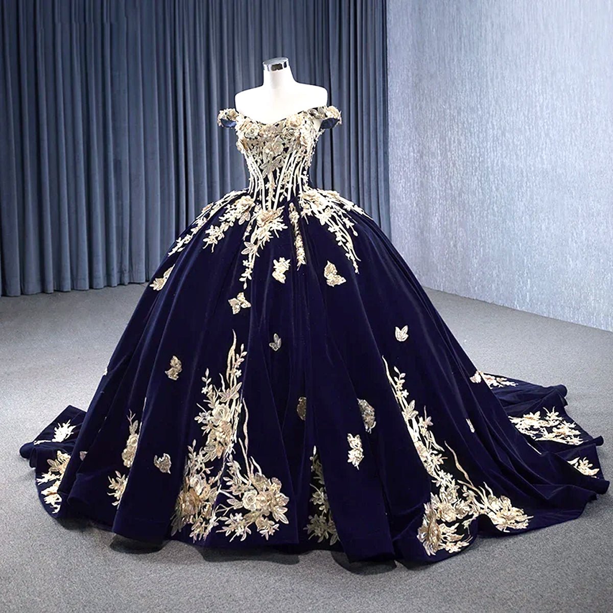Navy Blue Velvet Quinceañera Dress With Train 3D Flower Appliques Ball Gown