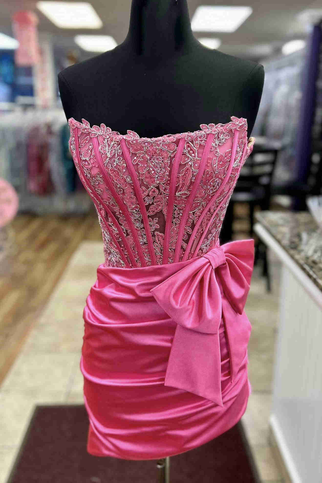 Strapless Appliques Ruched Homecoming Dress with Bow