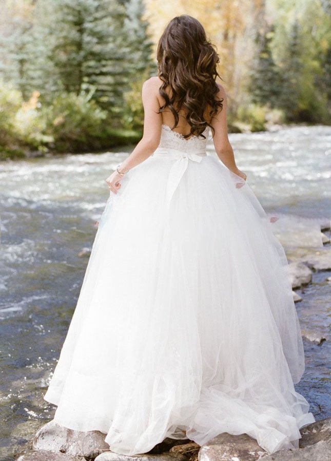 Simple Sleeveless Sweetheart Lace Backless Princess Wedding Dresses with Belt